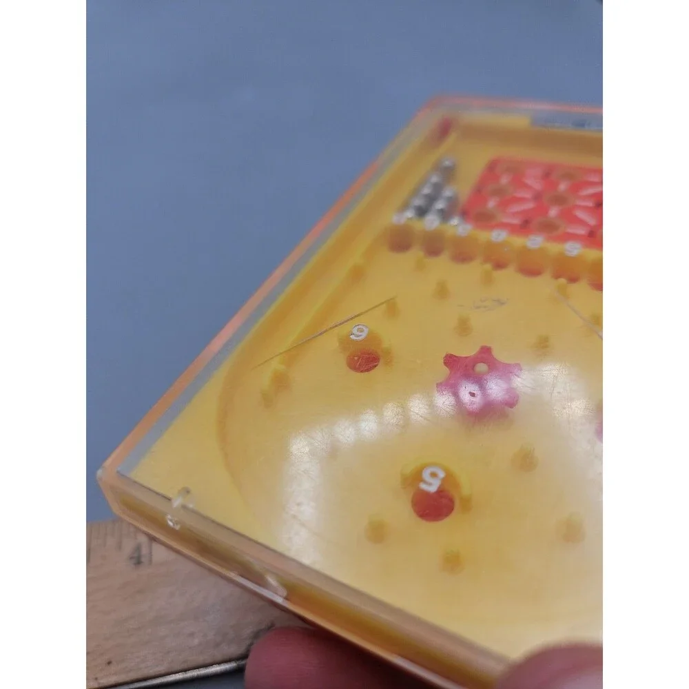 1975 TOMY POCKET GAME, TIC-TAC-SCORE - Fun Toy